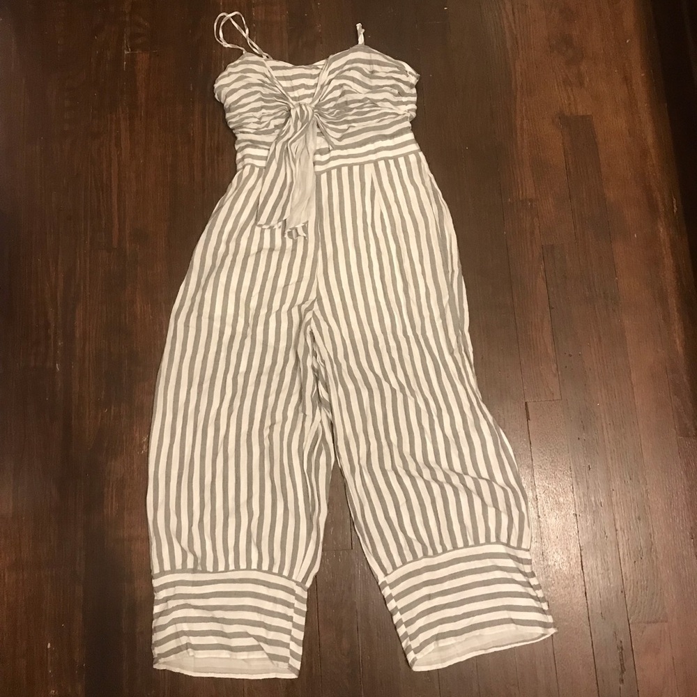 Super adorable pantsuit/jumpsuit